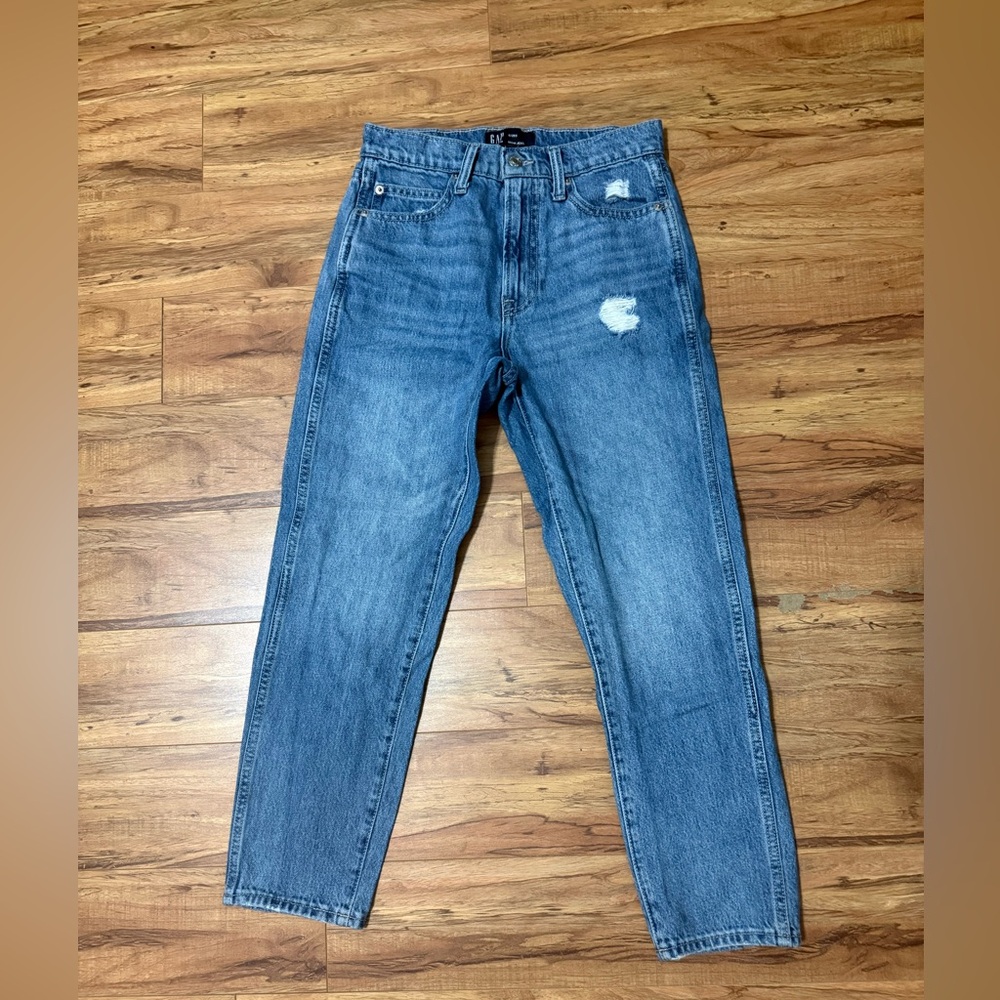 Classic Gap mom Jeans - Distressed Straight Fit